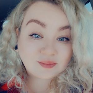 Meet your Posher, Desi